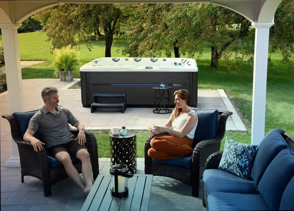 mpl900 ls couple in pavilion web