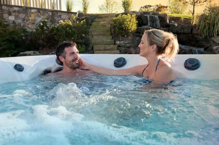 2017 twilight couple1 web friendly