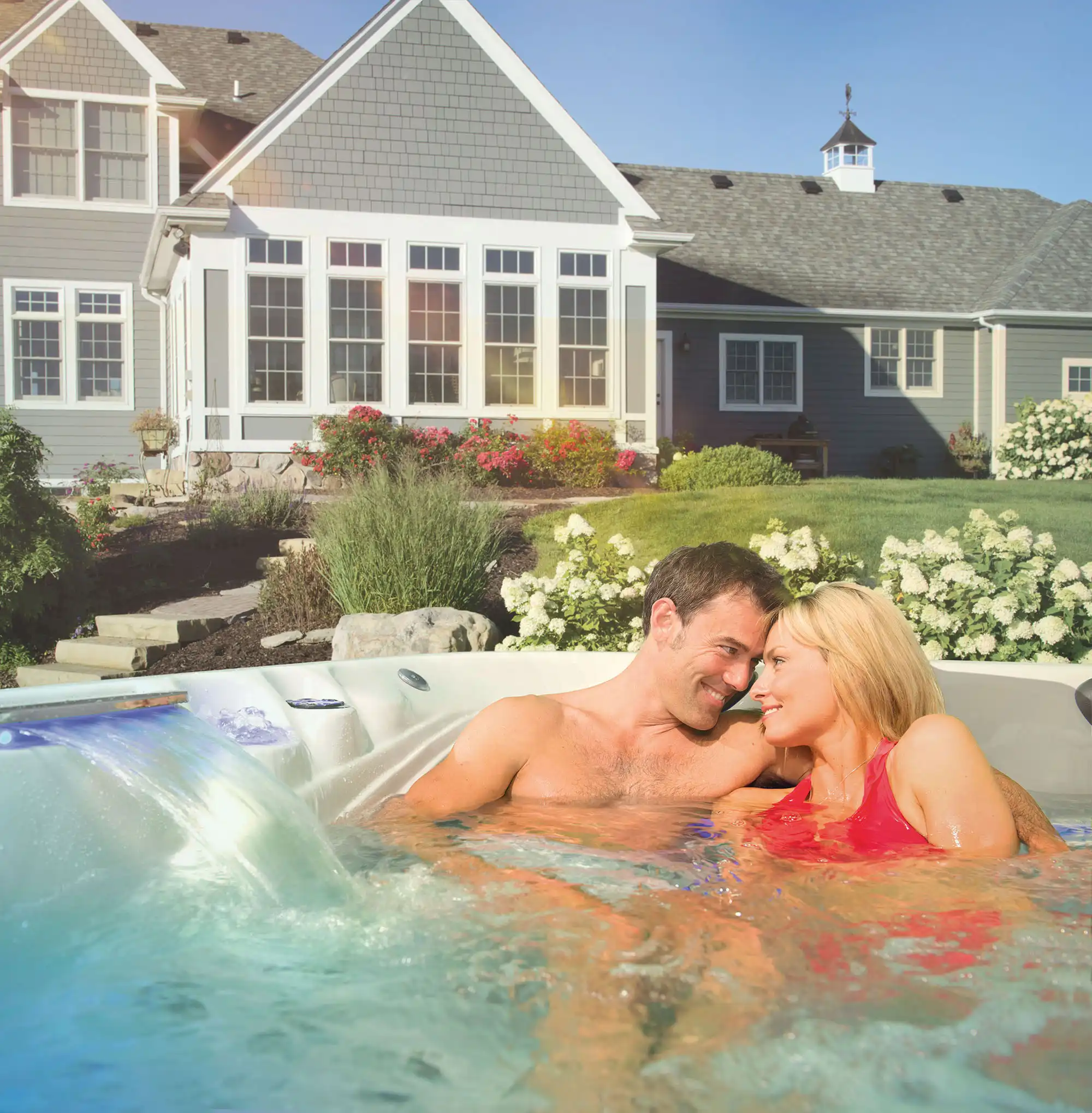 2021 mpl lsx 800 lifestyle couple dsc9965 web friendly